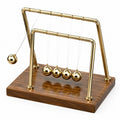 Newtons Pendel Schreibtischdekoration in Gold mit 5 Kugeln